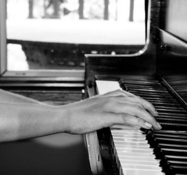 inside-piano-playing